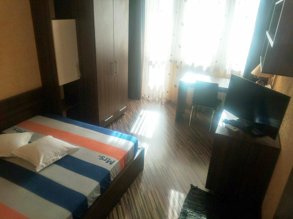 Apartament Maria Boekarest Buitenkant foto